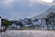 拜仁重伤倒地，莫德里奇全队围拢祈祷，场面感人的简单介绍